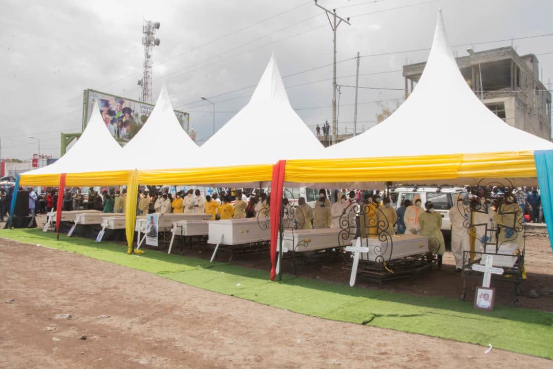 13 CORPS DES VICTIMES DU NAUFRAGE DU MERDI PORTÉS EN TERRE CE SAMEDI, 12 OCTOBRE