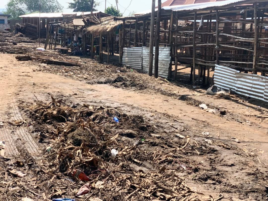 Walungu : L’insalubrité transforme Kamanyola en dépotoir à ciel ouvert, la Nouvelle Société Civile du Congo tire la sonnette d’alarme