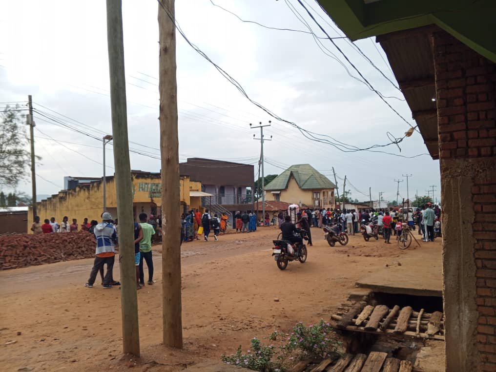 Kamanyola/Territoire de Walungu: *La coopec Kamanyola vendalisée et une somme importante d&rsquo;argent emportée par des inconnus armés la nuit du jeudi au vendredi