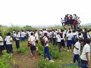 Kamanyola/Tourisme: Les élèves du Lycée Kamanyola en visite au site touristique qui héberge les hyppopotames et le monument historique