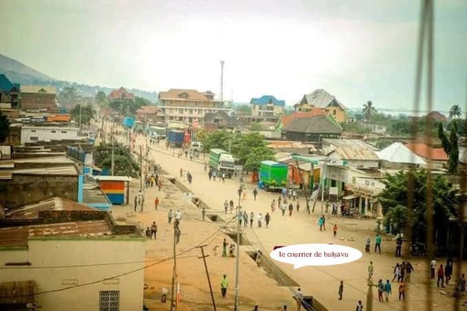 Uvira/Infrastructures: Une Délégation mixte des Ministères nationaux des Infrastructures et Travaux Publics (ITP), des Finances, et de l&rsquo;Office des Voiries et Drainages a effectué une visite à Uvira pour faire le point sur l&rsquo;avancement des travaux de construction de la route nationale N°5, tronçon kavimvira-port de kalundu