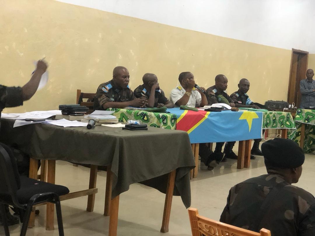 Justice militaire à Uvira : 98 éléments Fardc, déférés devant le tribunal pour fuite devant l&rsquo;ennemi