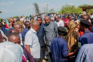 Sud-kivu : Des actes de pillages et de vandalisme des édifices de l&rsquo;État par certains militaires incontrôlés des Fardc à Uvira ne resteront pas impunis, (Jean-Jacques Elakano, Vice-gouverneur)