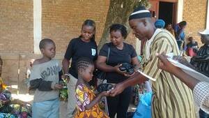 UVIRA : la FJVK vient en aide à plus de 70 personnes vulnérables du village Katongo