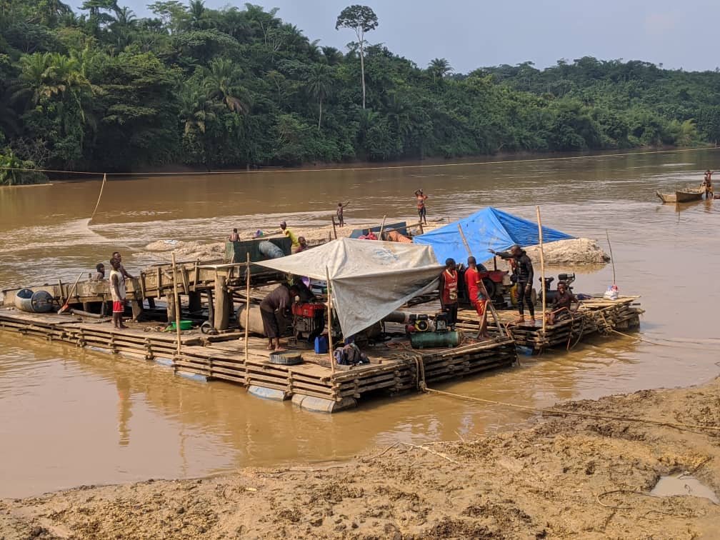 Shabunda : Suspension de l&rsquo;exploitation semi industrielle d&rsquo;or dans la rivière Ulindi