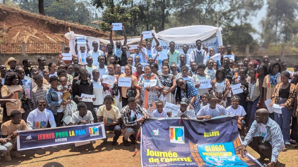 Bukavu : La communauté Sant&rsquo;Egidio rassemble plus de 400 jeunes pour chanter la paix en marge de la journée de l’amitié