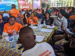 Bukavu : Les Femmes Petites Commerçantes Transfrontalières appelées à la prudence en ligne, la confidentialité et la protection des données personnelles pour lutter contre les violences numériques.