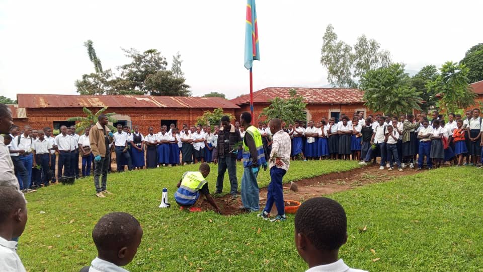 Kamanyola : le Lycée Kamanyola s’engage pour la protection de l’environnement