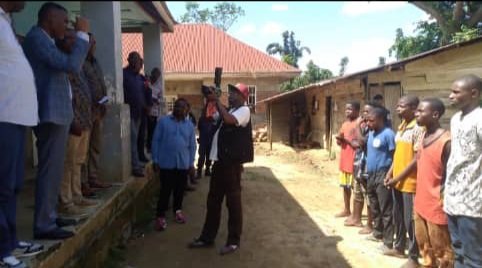 Justice : six détenus libérés au cachot de la PNC à Shabunda sur instruction du gouverneur Jean-Jacques Purusi