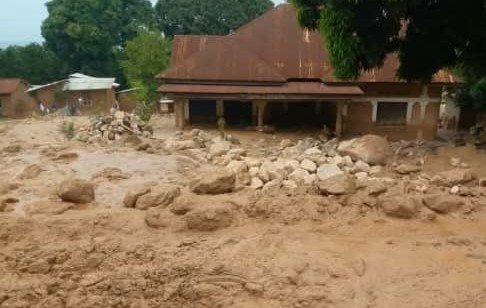 Uvira : le débordement de la rivière Kabimba détruit près de 60 habitations à Kalungwe