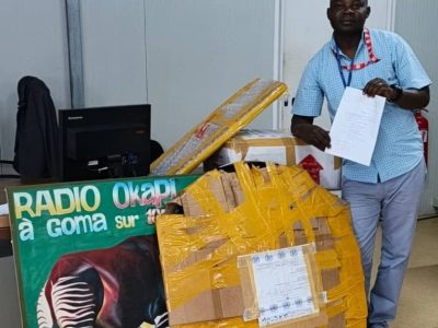 Idjwi: La MONUSCO dote la Radio Communautaire et Associative KALINGA d’Idjwi d’équipements modernes pour renforcer l’accès à l’information