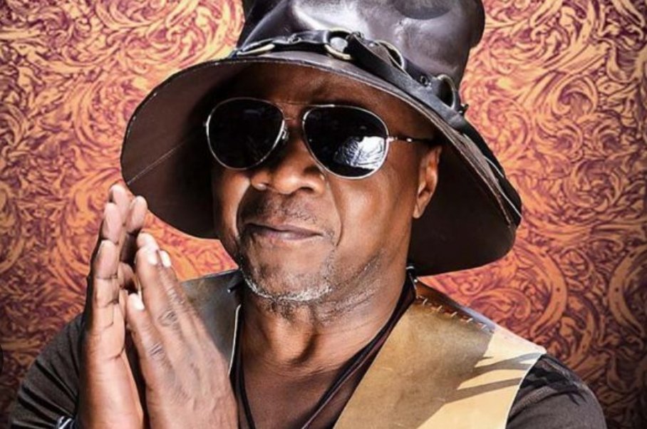 Culture : Dix ans déjà depuis la chute de l&rsquo;artiste congolais Papa Wemba sur la scène d&rsquo;Abidjan (souvenirs)