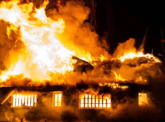 Kabare : Un violent incendie réduit plusieurs habitations en cendres à Luhihi et plonge plus de sept familles dans la détresse