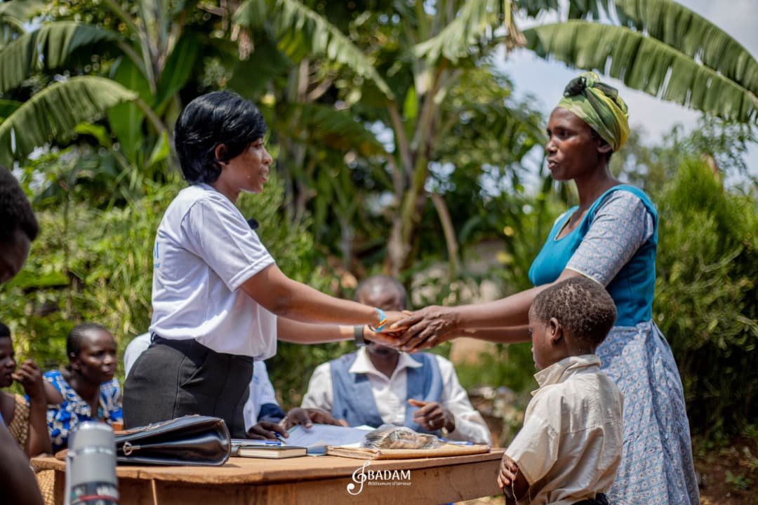 Sud-Kivu : l’ASBL « Bâtisseurs d’Amour » d’Esther Kubisibwa redonne l&rsquo;espoir aux élèves vulnérables de Mbobero