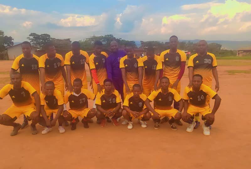 Kamanyola : L’Institut Saint Jean s’impose face à l’Institut Kayange lors d’un match amical de clôture de l’année scolaire