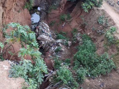Walungu/Environnement: Les riverains des ravins Kansinga et Namuraba alertent sur les risques sanitaires liés aux odeurs nauséabondes