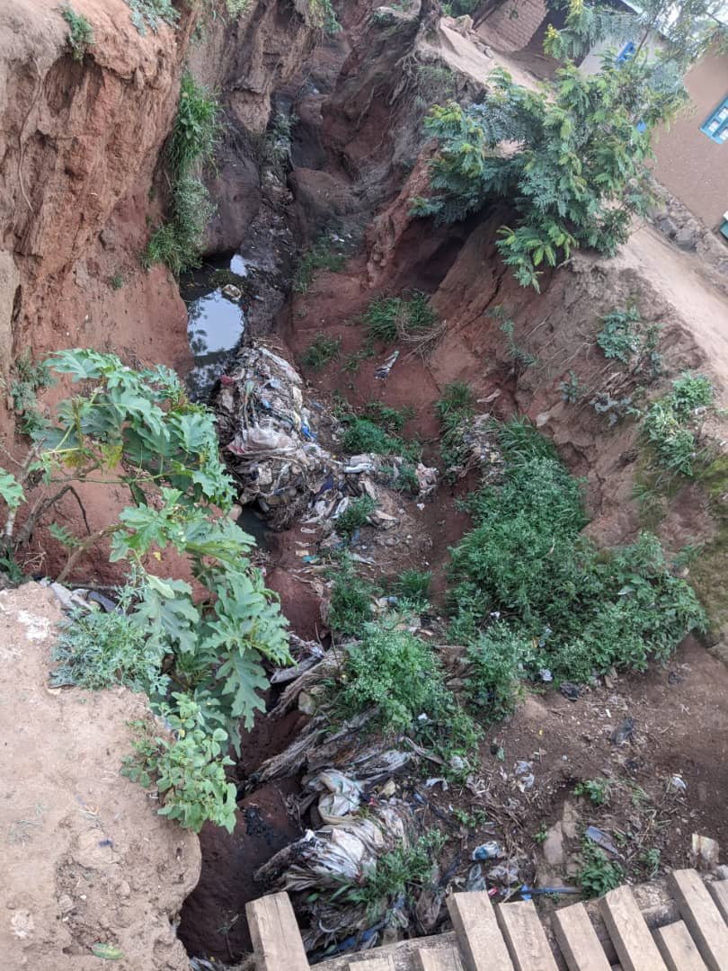 Walungu/Environnement: Les riverains des ravins Kansinga et Namuraba alertent sur les risques sanitaires liés aux odeurs nauséabondes
