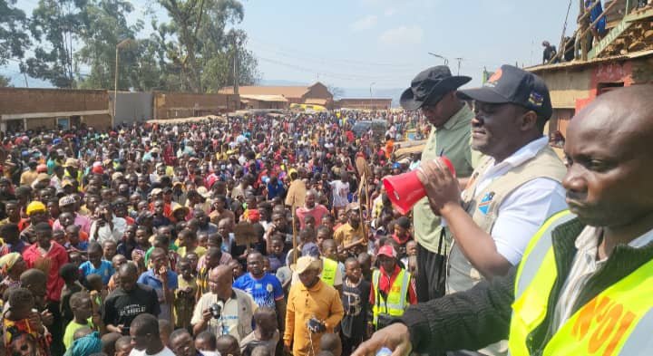Bukavu : Le Maire Nicolas Kyalangalilwa intensifie le Salongo à Panzi pour une ville plus propre
