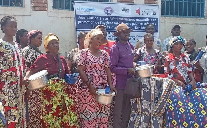 Uvira : 150 ménages de déplacés internes bénéficient d’une assistance en articles ménagers essentiels pour améliorer leurs conditions de vie