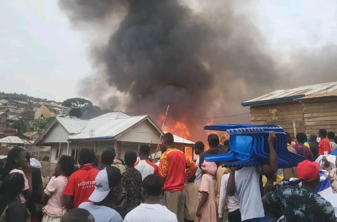 Bukavu : Un violent incendie ravage plus de dix habitations à Nyalukemba, la société civile appelle à une aide d’urgence