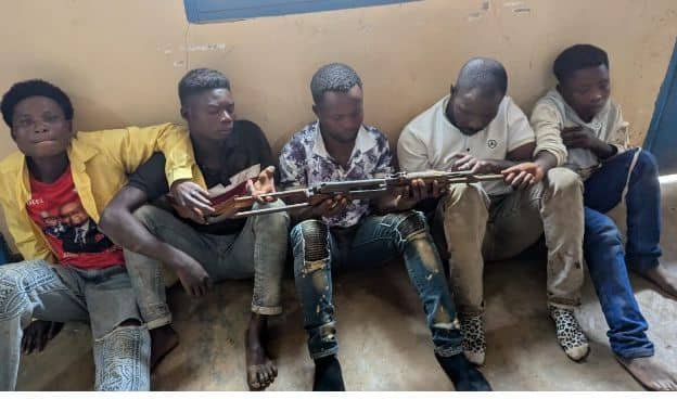 Kabare : Cinq présumés bandits interpellés par la population à Kashusha puis remis aux forces de l&rsquo;ordre