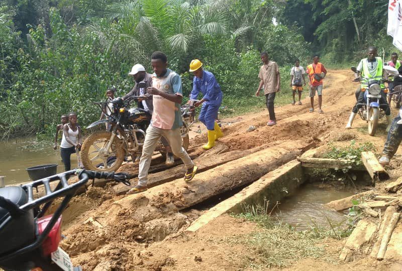 Shabunda : La réhabilitation de la route Shabunda–Mungembe officiellement lancée dans un élan de mobilisation communautaire