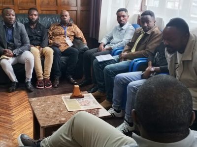 Bukavu : Le maire appelle les vendeurs de téléphones d’occasion à renforcer la vigilance contre les biens volés