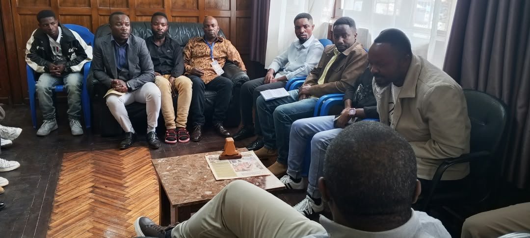 Bukavu : Le maire appelle les vendeurs de téléphones d’occasion à renforcer la vigilance contre les biens volés