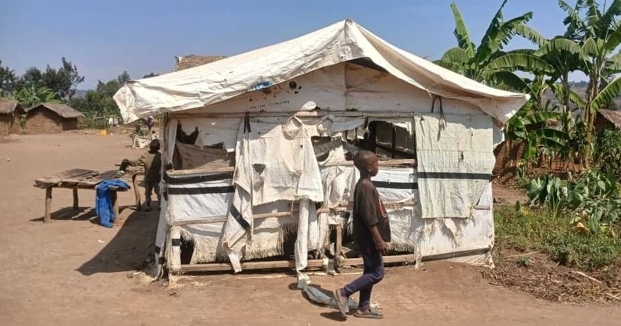 Kalehe : Plus de 80 % des abris du site de déplacés de Katashola fortement dégradés