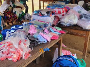 Kalehe : le Club des Filles Reporters apporte une assistance hygiénique à 50 femmes déplacées à Ramba